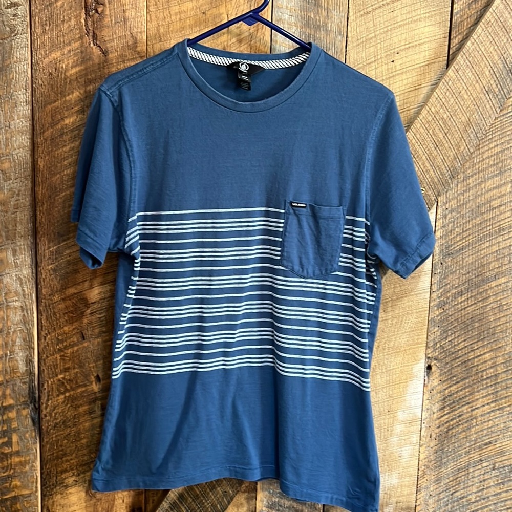 Volcom men’s cotton striped T shirt with front pocket size medium